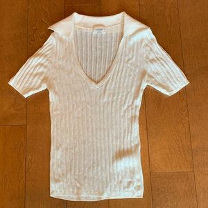 Wilfred Aritzia white knit v neck shirt
